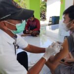 Dalam Suasana Lebaran, Tidak Ada Penundaan Jadwal Vaksinasi di Lembar