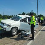 Ban Bocor, Panther Hantam Pembatas Jalan BIL