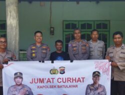 Jumat Curhat Kapolsek Batulayar di Desa Batulayar, Ajak Jaga Kondusifitas Bersama Jelang Pilkades