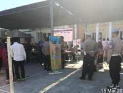 Sambangi Kegiatan Simulasi Pemeriksaan Posyandu di Desa Ombe Baru, Patroli Dialogis Polsek Kediri
