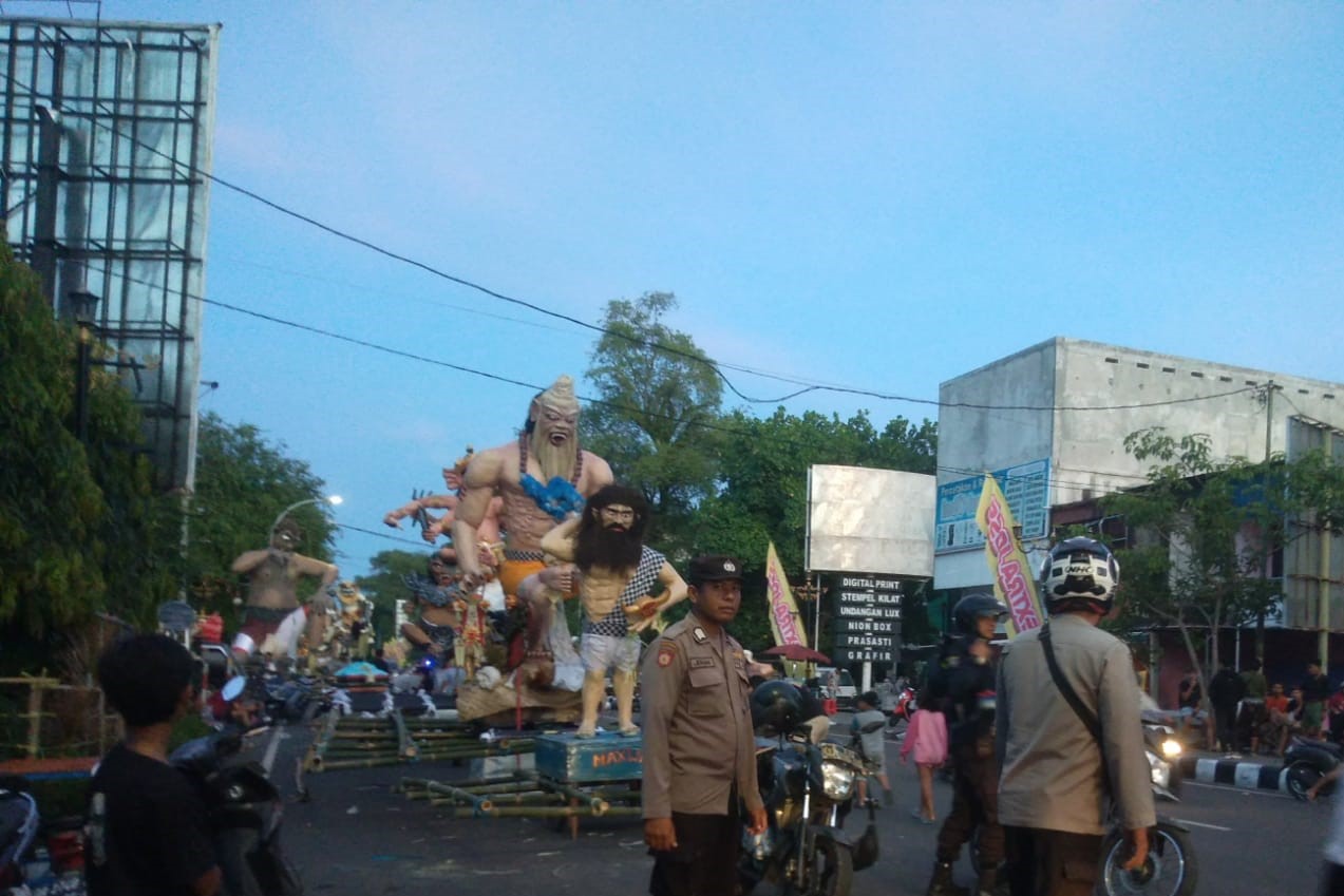 Pengamanan dan Pengawalan Ogoh-ogoh di Labuapi, Dari Desa Merembu Menuju Mataram