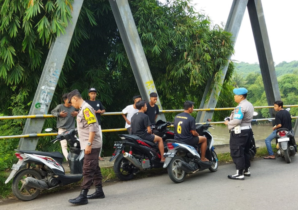 Polsek Lembar Pantau Kegiatan Ngabuburit Masyarakat Jelang Buka Puasa