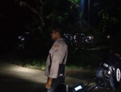Anggota Pospol Mareje Lakukan Patroli Malam di Desa Mareje