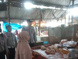 Hasil Pengecekan Polsek Labuapi Harga Terkini Bahan Pokok di Pasar Tradisional Jerneng