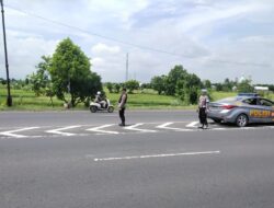 Polisi Lakukan Patroli Siang di Jalur BIL II Wilayah Hukum Polsek Labuapi untuk Ciptakan Rasa Aman