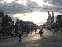 Polsek Kediri Mengurai Kemacetan di Lombok Barat dengan Kegiatan Pengaturan Lalulintas Pagi