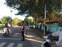 Polsek Lembar Upayakan Ciptakan Arus Lalu-lintas Aman dan Lancar di Sekitar Kecamatan Lembar