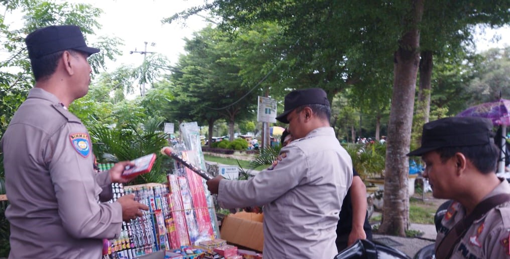 Polres Lombok Barat Himbau Penjual Kembang Api dan Petasan di Bulan Ramadan