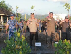 Kapolda NTB Bersama Danrem dan Pemerintah Lakukan Penanaman Mangrove di Sekotong Lobar