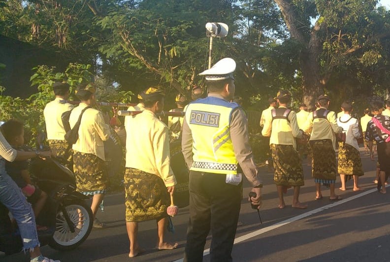 Polisi Amankan Giat Adat Nyongkolan di Kediri, Pererat Hubungan dengan Masyarakat