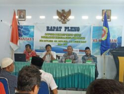 Polsek Batulayar Memastikan Rapat Pleno Pilkades Batulayar Berlangsung Aman dan Kondusif