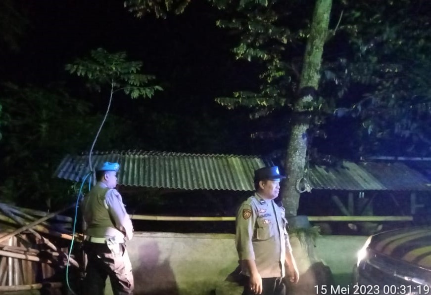 Polsek Lembar Lakukan Patroli Antisipasi Gangguan Kamtibmas di Malam Hari