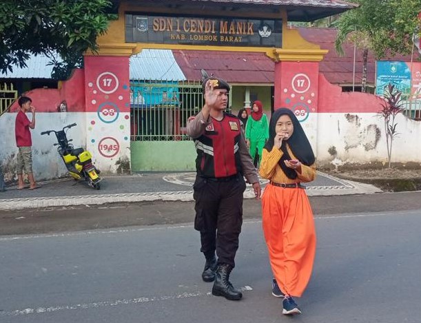 Polsek Sekotong Gelar Kegiatan Rawan Pagi untuk Ciptakan Situasi Kamtibcar Lantas yang Kondusif