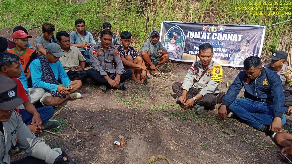 Jumat Curhat Kapolsek Sekotong dan Masyarakat Dusun Panggang