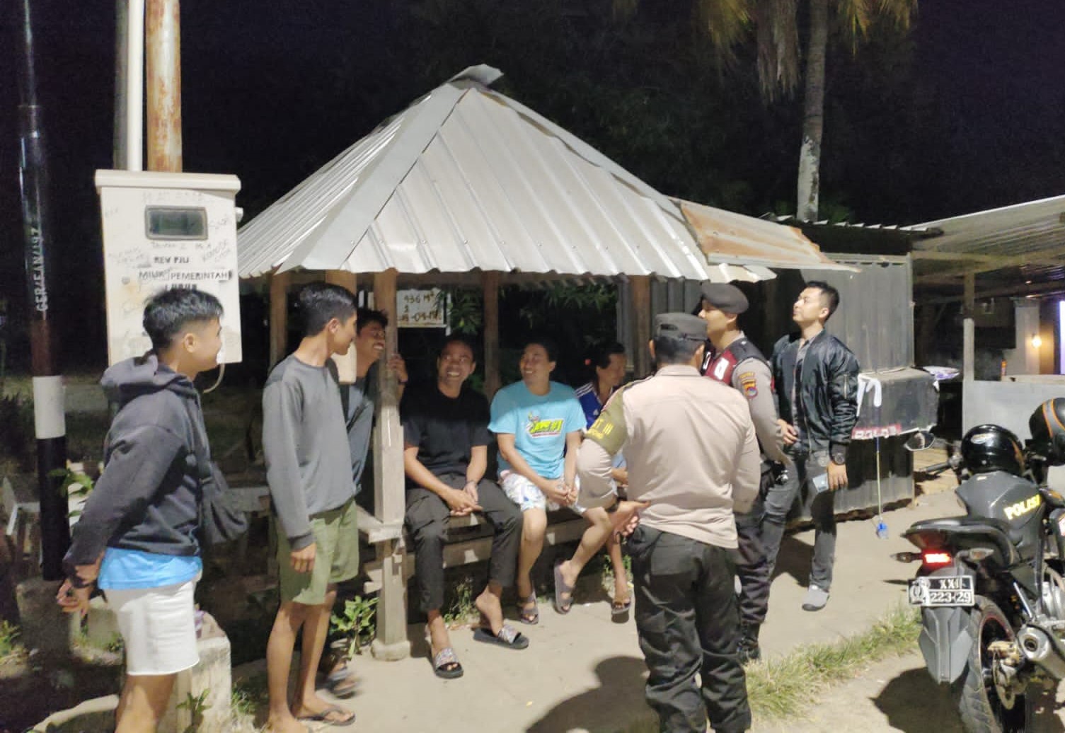 Kegiatan Patroli Dialogis Polsek Sekotong di Lombok Barat untuk Antisipasi Tindak Kejahatan dan Kriminal