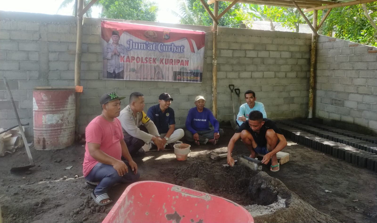 Peningkatan Keamanan dan Keharmonisan, Kegiatan Jumat Curhat Polsek Kuripan di Dusun Rarangan