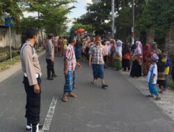 Polsek Kuripan Jaga Kondusifitas dan Kelancaran Kegiatan Nyongkolan di Dusun Pelulan