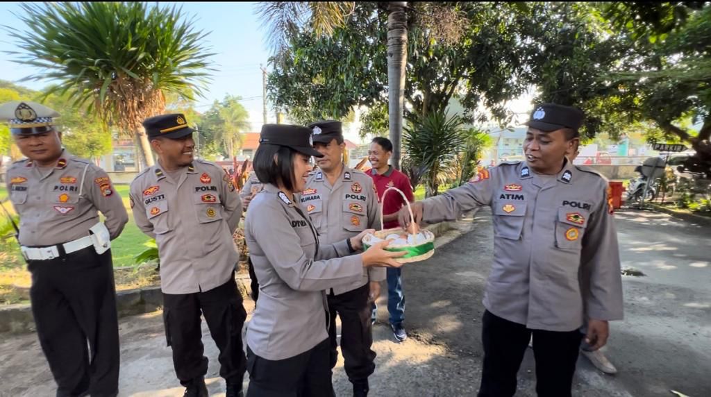 Program Jumat Berkah Polsek Kediri 1 Personil 1 Butir Telur, Tekan Angka Stunting