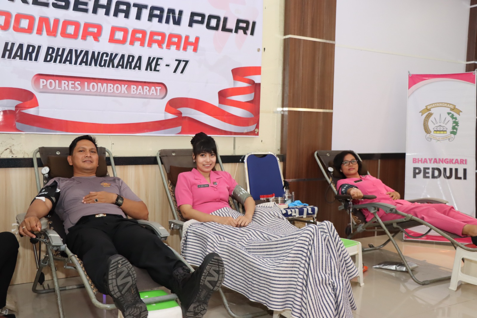 Sambut Hari Bhayangkara Ke-77, Polres Lombok Barat Gelar Kegiatan Donor Darah