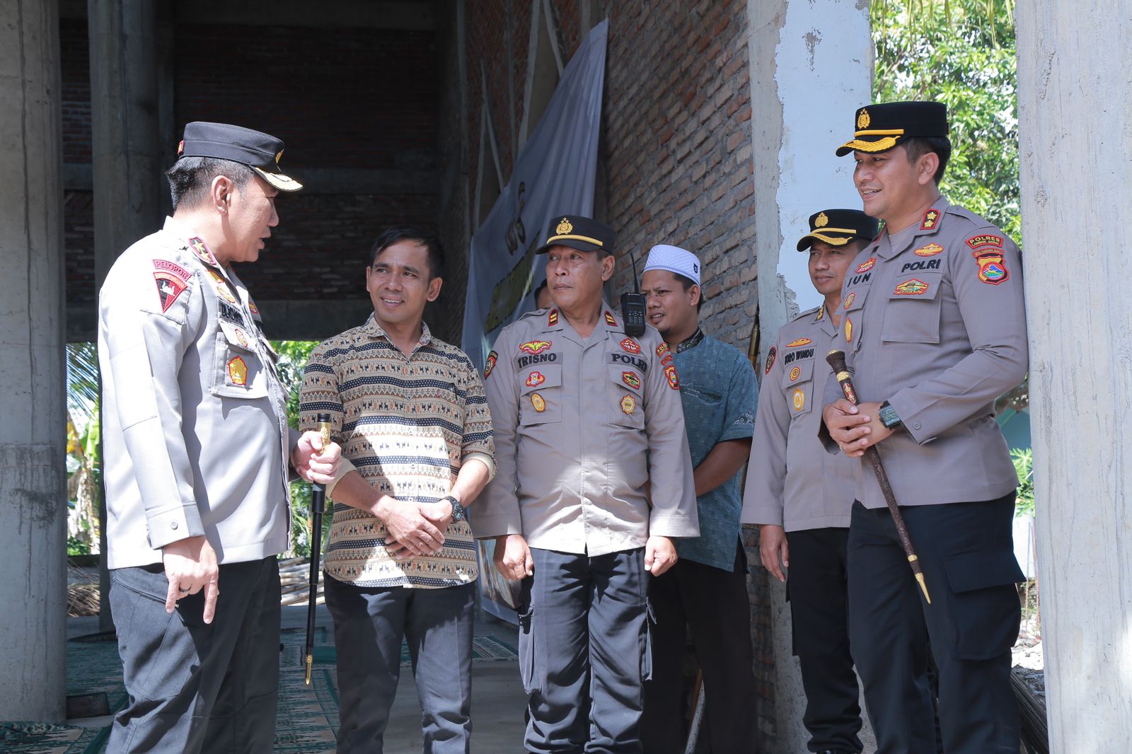 Silaturahmi dan Bakti Sosial Kapolda NTB bersama Polres Lombok Barat, Tinjau Pembangunan Sumur Bor