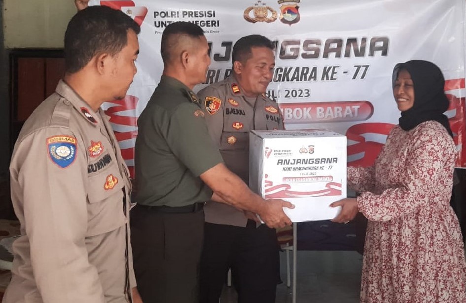 Sinergitas TNI-Polri di Labuapi, Laksanakan Kegiatan Anjangsana Bersama Warakawuri Anggota TNI-Polri