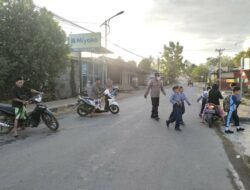 Upaya Polsek Sekotong Ciptakan Kondisi Lalu Lintas Aman dengan Kegiatan Rutin Rawan Pagi