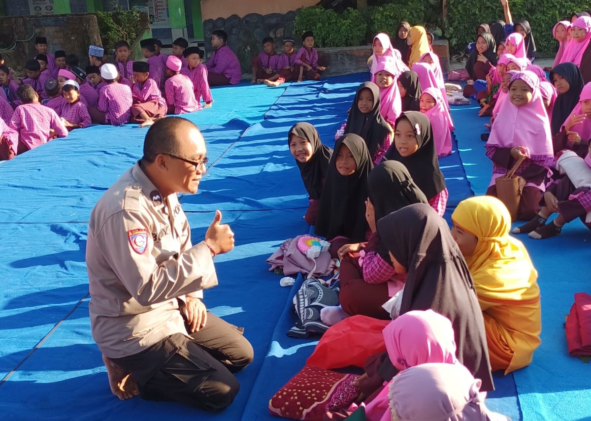 Berantas Bullying, Polsek Batulayar dan SDN 1 Sandik Gelar Sosialisasi Iklim Keamanan Sekolah