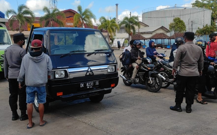 Pengamanan Polsek Kawasan Pelabuhan Lembar, Ingatkan Waspadai Cuaca Buruk