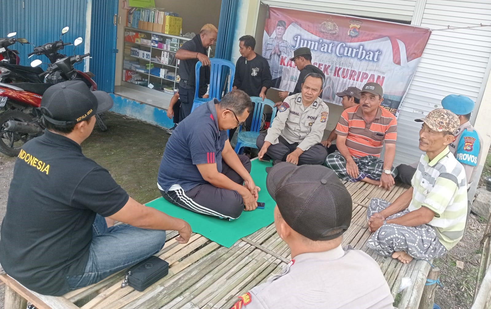 Polisi dengarkan Curhat dengan Warga Kuripan Timur, Ini yang Dibahas