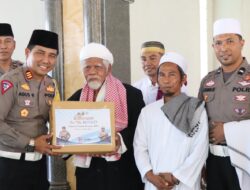 Personel Satuan Lalu Lintas Polres Lombok Barat Menggelar Safari Dakwah Kamseltibcar Lantas dalam Ops Patuh Rinjani 2023