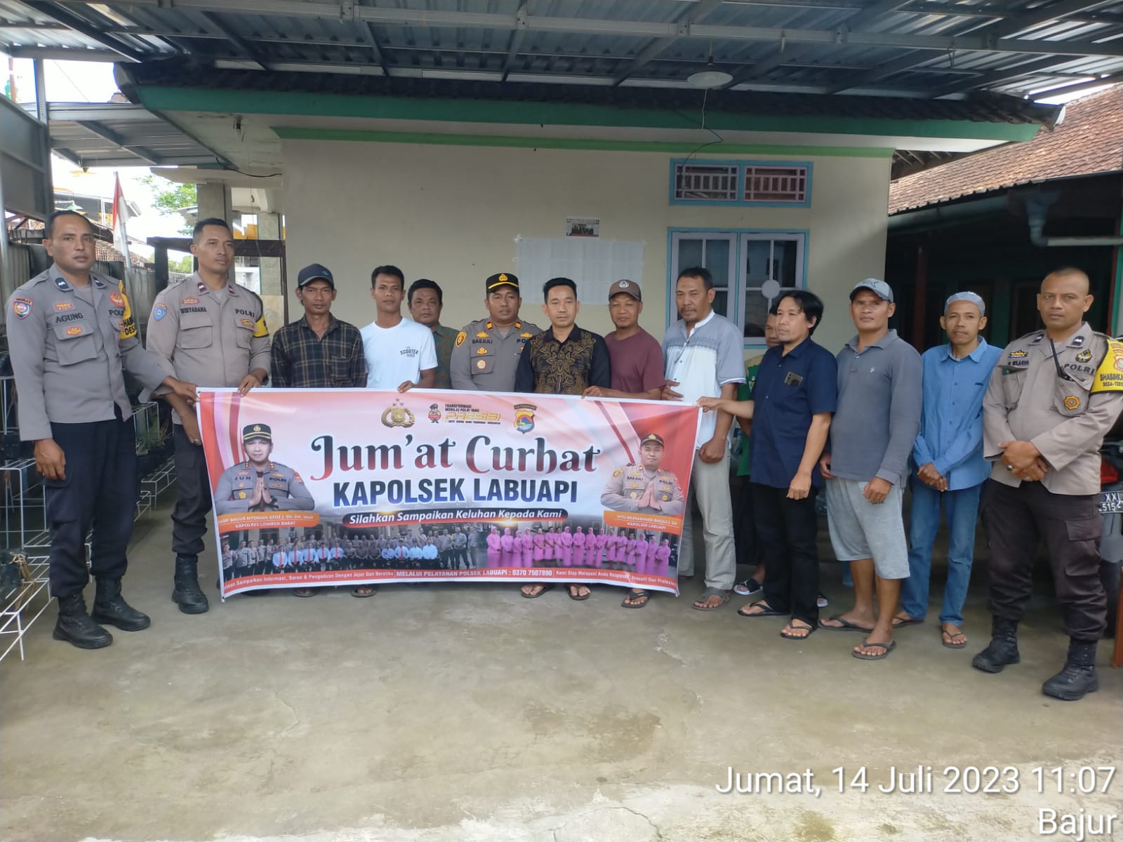 Polsek Labuapi Gelar Program Jum'at Curhat untuk Membangun Keamanan dan Ketertiban di Wilayah Labuapi