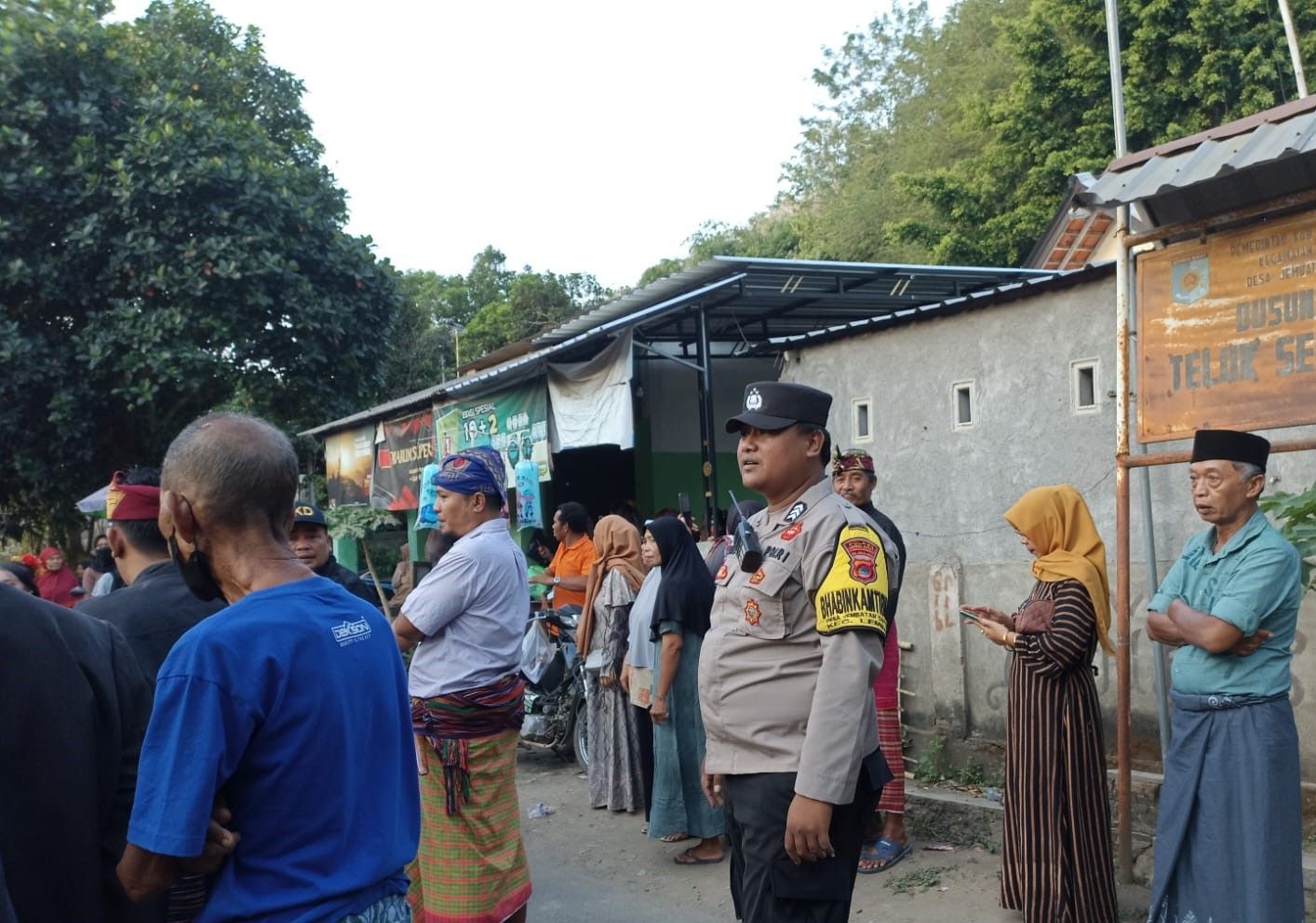 Polsek Lembar Amankan Tradisi Adat Nyongkolan di Kecamatan Lembar