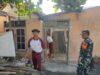 TNI-Polri, Pemdes dan Masyarakat Gotong Royong Bongkar Rumah Bantuan Rehab di Kediri