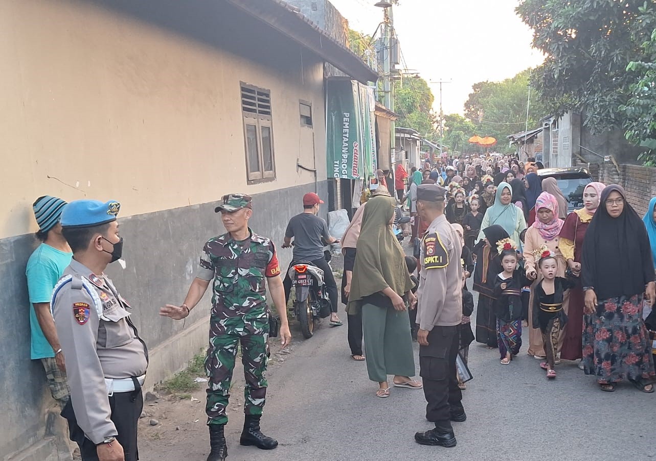 Tradisi Adat Nyongkolan di Gerung Dilakukan dengan Pengamanan dari Polsek Gerung