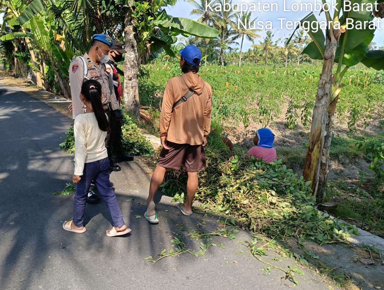 Warga dan Petani Kuripan Merasa Aman dan Nyaman dengan Patroli Rutin Polisi