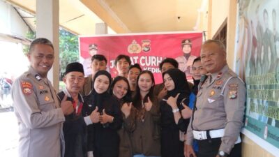 Mahasiswa KKN STIE AMM Mataram dan Polsek Kediri Berbagi Cerita dan Solusi di Jumat Curhat
