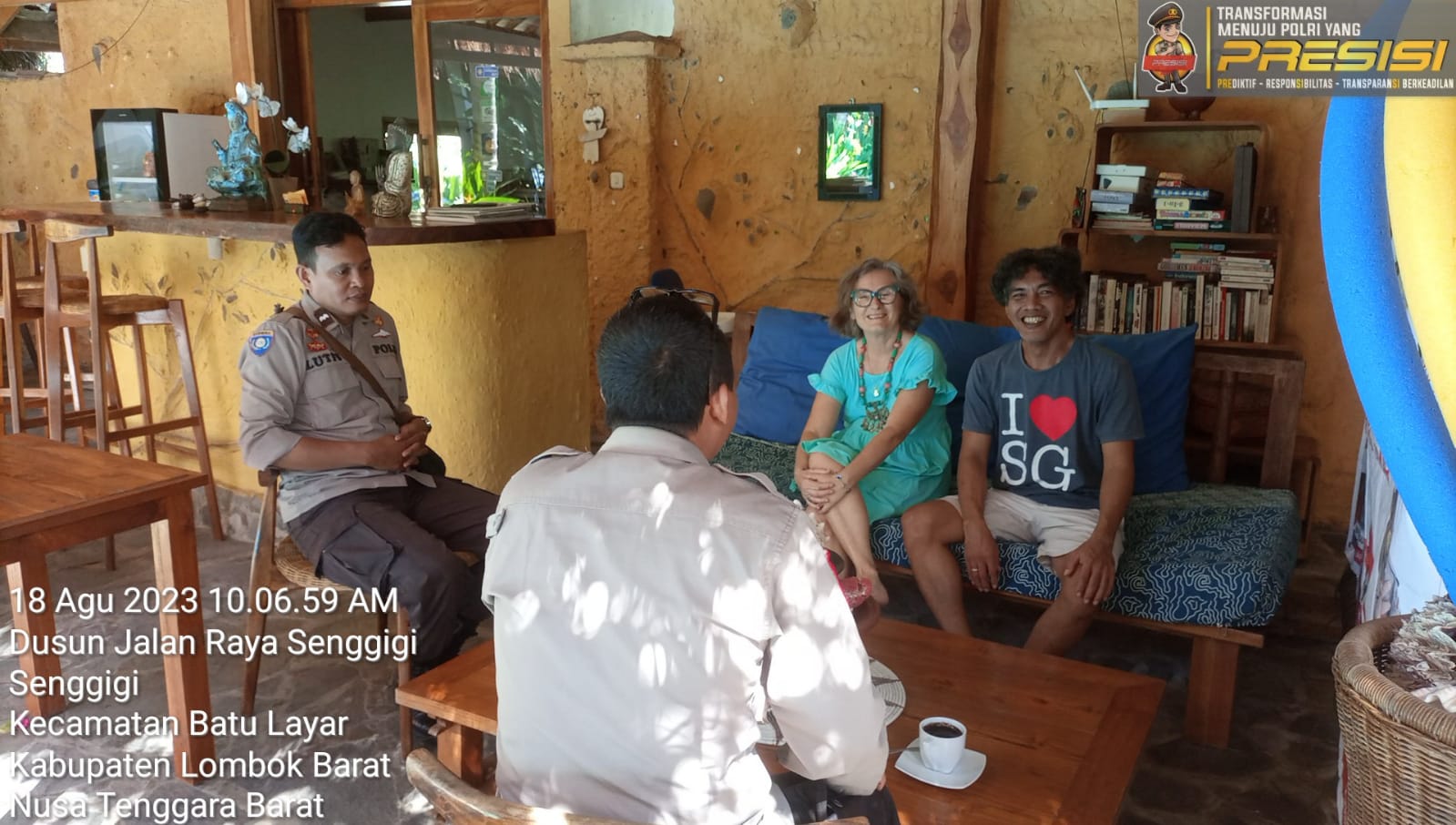 Masyarakat Desa Senggigi Berbagi Masukan dan Keluhan dengan Kapolsek Batulayar di Jumat Curhat