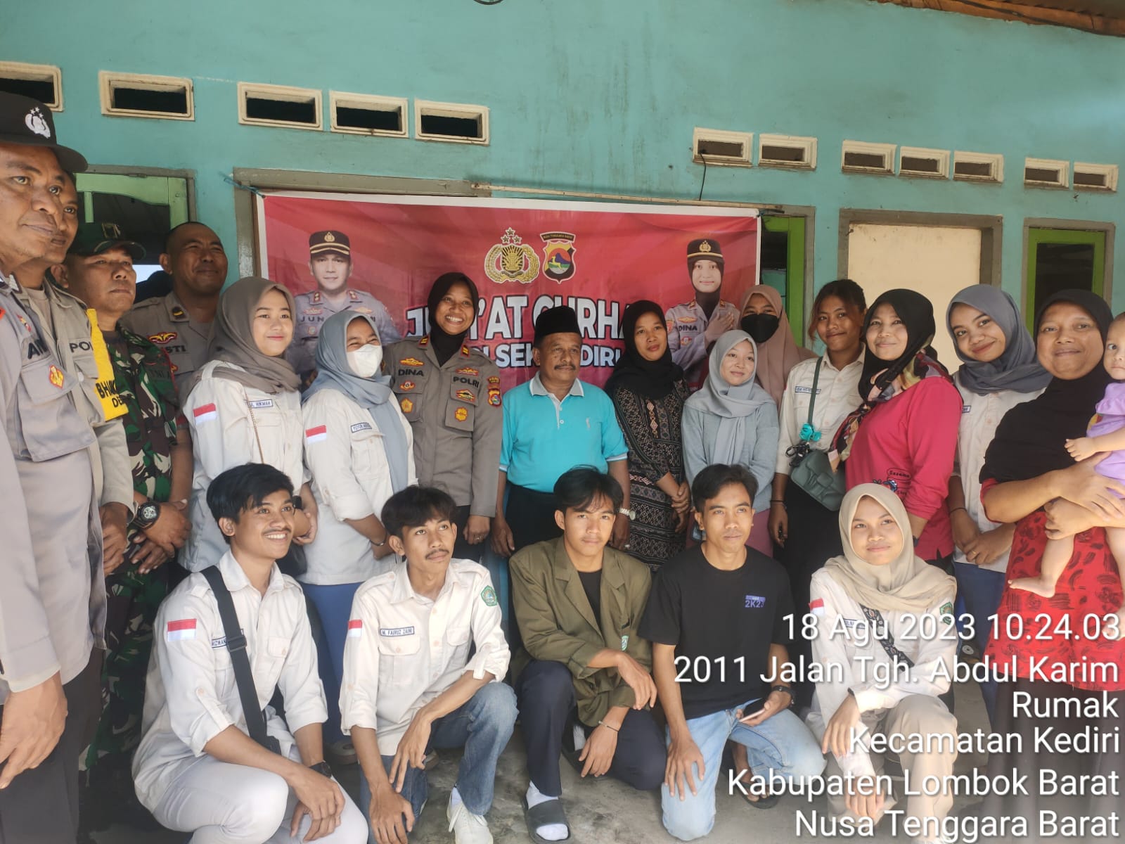 Polisi dan Masyarakat Desa Rumak Berdiskusi Soal Kamtibmas dalam Jum’at Curhat