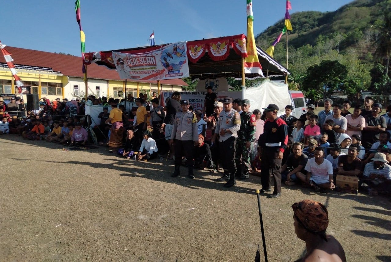 Polsek Sekotong Amankan Seni Budaya Presean di Desa Pelangan