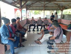 Kapolsek Kawasan Pelabuhan Lembar dan Sopir Truk Logistik Berbagi Cerita di Jumat Curhat