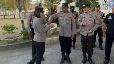 Jumat Berkah, Polsek Kediri dan Masyarakat Sumbang Telur untuk Balita Stunting