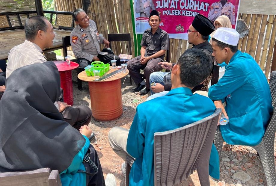 Jumat Curhat, Polsek Kediri dan Yayasan Baburrahman Desa Ombe Baru