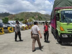 Pintu Masuk NTB Aman dari Barang Ilegal, Polsek Kawasan Pelabuhan Lembar Lakukan Pemeriksaan Bongkaran Kapal