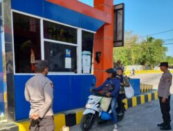 Polsek Kawasan Pelabuhan Lembar Amankan Pembelian Tiket di Toll Gate, Cegah Aksi Premanisme dan Calo