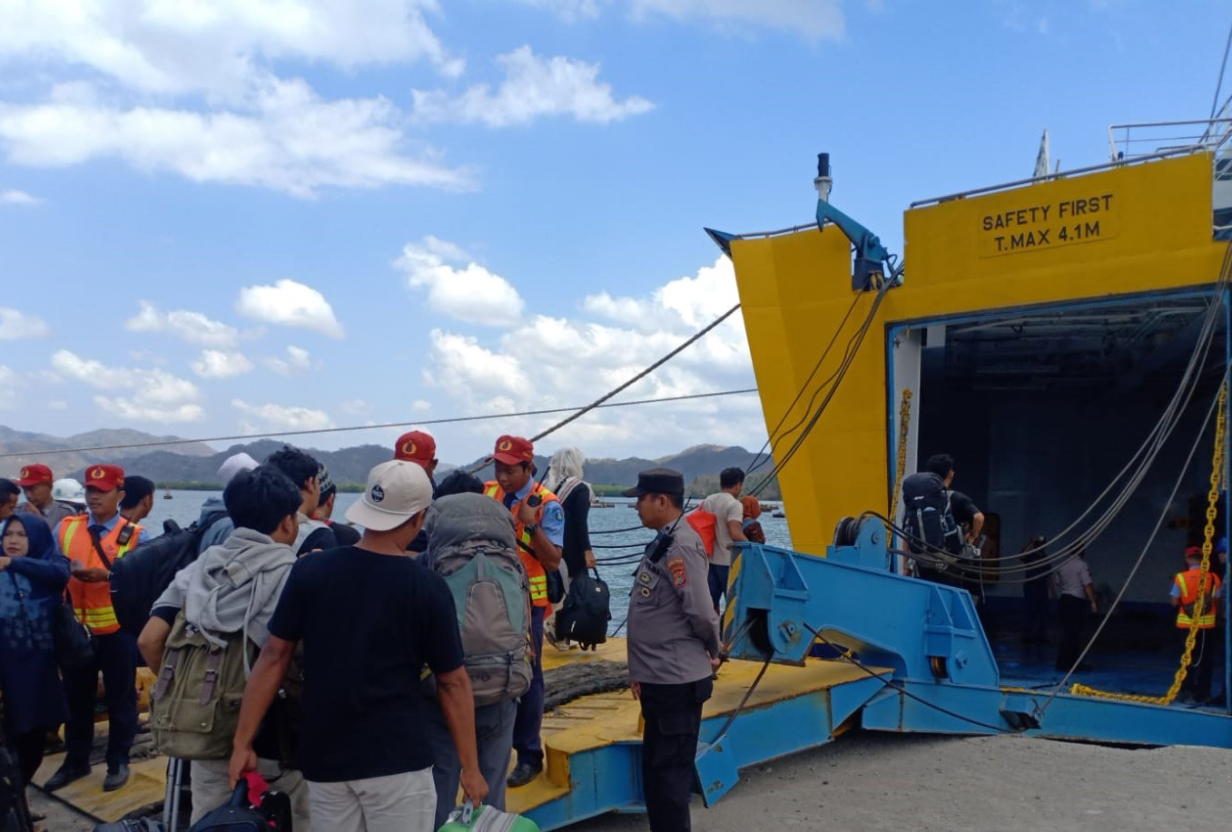 Polsek Kawasan Periksa Bongkaran dan Pemuatan Kapal