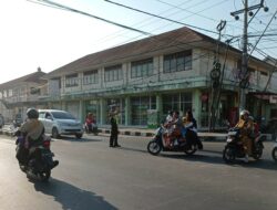Polsek Kediri Gelar Pengaturan Lalu Lintas Pagi untuk Cegah Macet dan Kecelakaan