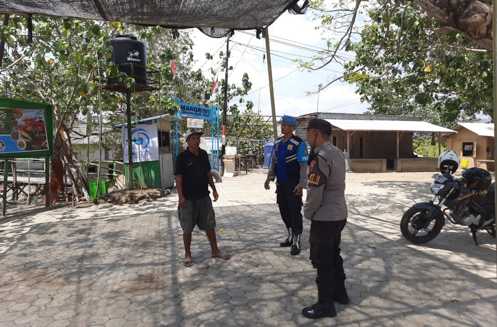 Polsek Sekotong Patroli Rutin di Obyek Wisata Ekowisata Mangrove