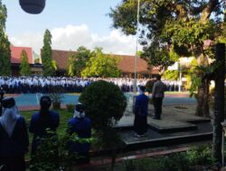 Polri Beri Pembinaan dan Penyuluhan kepada Perdik di SMPN 1 Gerung