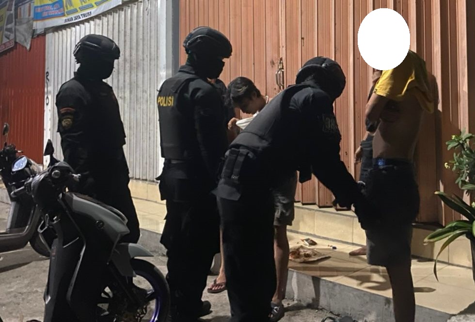 Tim Patroli Perintis Presisi Polres Lombok Barat Tindak Pesta Miras Anak Muda