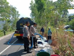 Polres Lombok Barat Salurkan Air Bersih ke Dusun Paok Lumbuk